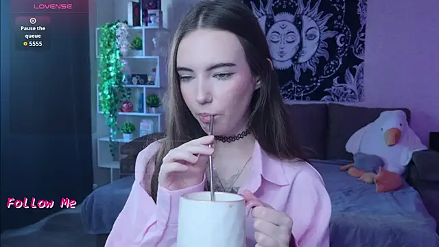 naugghtynikki online show from October 21, 2025, 3:29 am