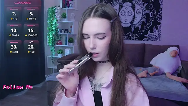 naugghtynikki online show from November 10, 2025, 5:50 am