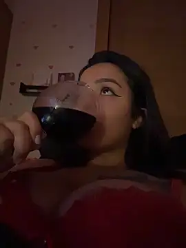 Manu 2002  online show from May 20, 2026, 2:51 am