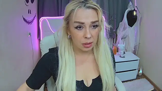 KatrinaCharm online show from October 11, 2025, 12:15 pm