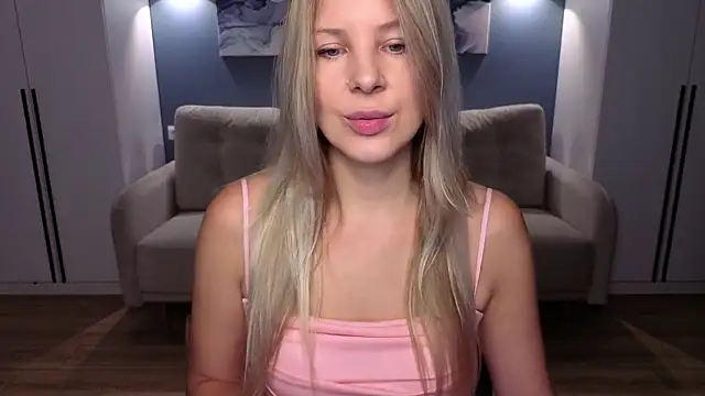 MelanieBennett online show from November 12, 2025, 6:47 am