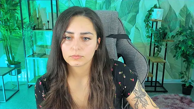 ValeriiMills online show from November 27, 2025, 3:03 pm