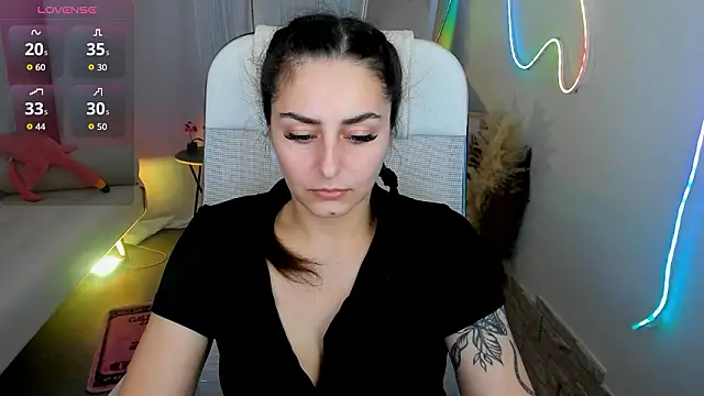 ValeriiMills online show from March 15, 2026, 3:40 pm