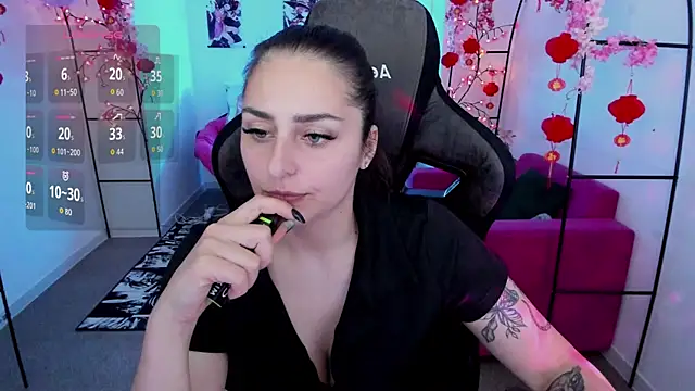 ValeriiMills online show from May 12, 2026, 5:21 pm