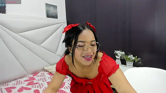 paula zambrano7 online show from September 24, 2025, 1:58 pm