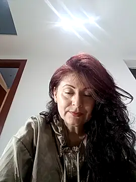 lunadicty online show from September 27, 2025, 9:53 pm