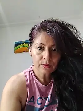 lunadicty online show from June 10, 2026, 5:34 pm