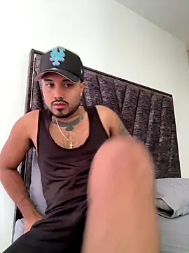 PapiStan online show from October 7, 2025, 1:52 pm