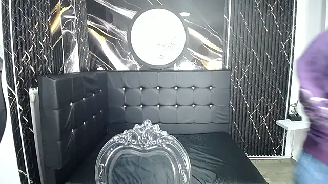 Cerecitaa02  online show from June 10, 2026, 11:13 pm