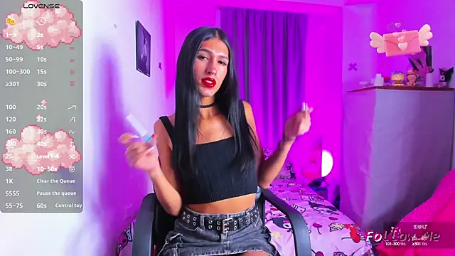 Snapshot of SkylerBennet chatting on October 29, 2025, 4:26 am SkylerBennet online show from October 29, 2025, 4:26 am