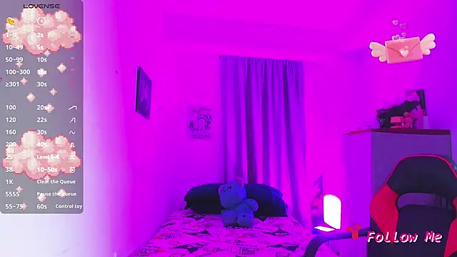 Snapshot of SkylerBennet chatting on November 24, 2025, 3:28 am SkylerBennet online show from November 24, 2025, 3:28 am