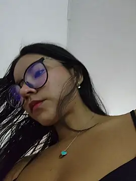 Pretty roxxyy online show from November 11, 2025, 12:16 pm