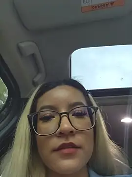 Pretty roxxyy online show from March 7, 2026, 12:35 pm