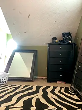 bankruptbabe online show from October 24, 2025, 8:27 pm