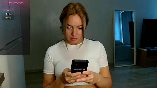 Eva   forever online show from October 7, 2025, 1:25 am