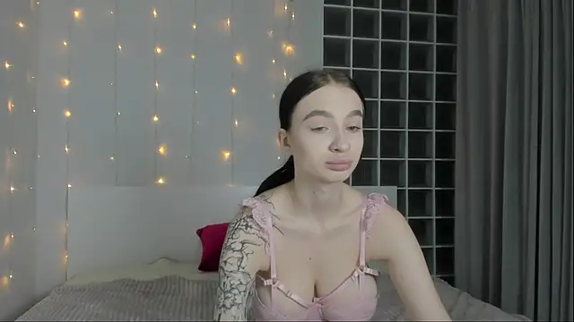 Snapshot of Chatty_Alice chatting on October 31, 2025, 11:50 pm Chatty Alice online show from October 31, 2025, 11:50 pm