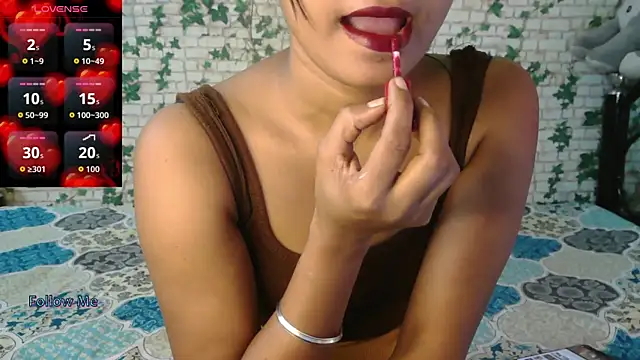 Snapshot of Trishna_love chatting on October 3, 2025, 2:52 am Trishna love online show from October 3, 2025, 2:52 am