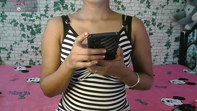 Snapshot of Trishna_love chatting on October 12, 2025, 6:40 pm Trishna love online show from October 12, 2025, 6:40 pm