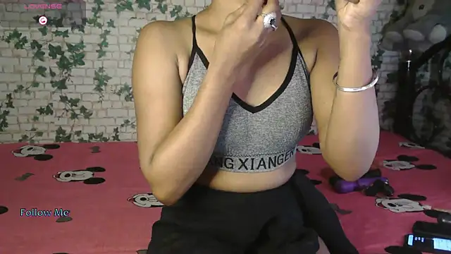 Snapshot of Trishna_love chatting on October 19, 2025, 3:18 am Trishna love online show from October 19, 2025, 3:18 am