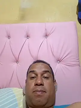 elnegro707070 online show from February 12, 2026, 2:28 am