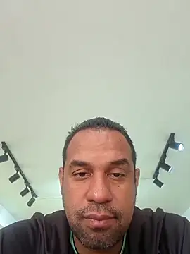 elnegro707070 online show from February 19, 2026, 11:39 am