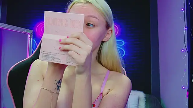 AlessiaCroft online show from February 24, 2026, 4:54 am