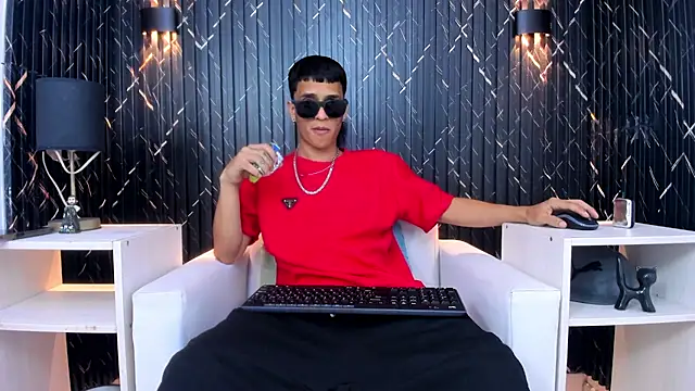 Matt Ruso online show from November 4, 2025, 3:38 am