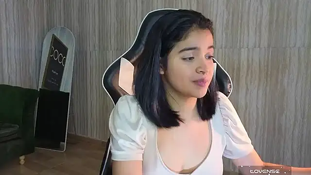 clementine t online show from September 24, 2025, 2:37 am