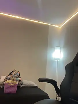 Snapshot of Kariina__69 chatting on October 12, 2025, 3:05 am Kariina 69 online show from October 12, 2025, 3:05 am