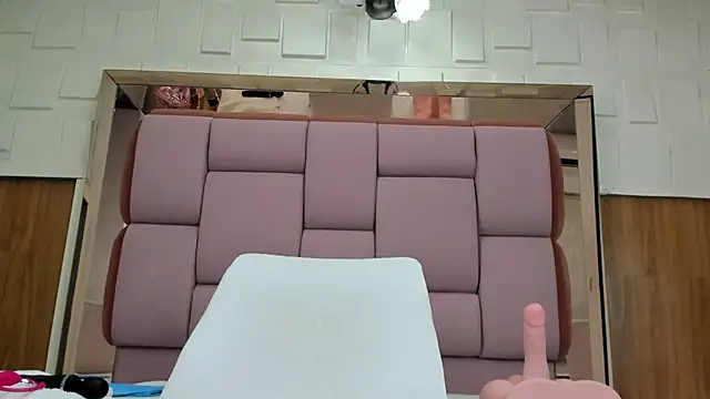 sophiaarenas online show from January 5, 2026, 5:27 pm