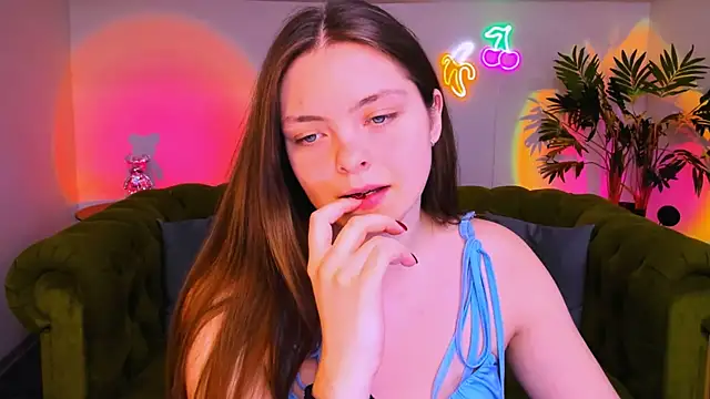 marshmallowee online show from November 17, 2025, 1:28 pm