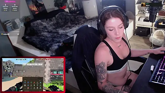 Horny Makima online show from October 2, 2025, 10:00 am