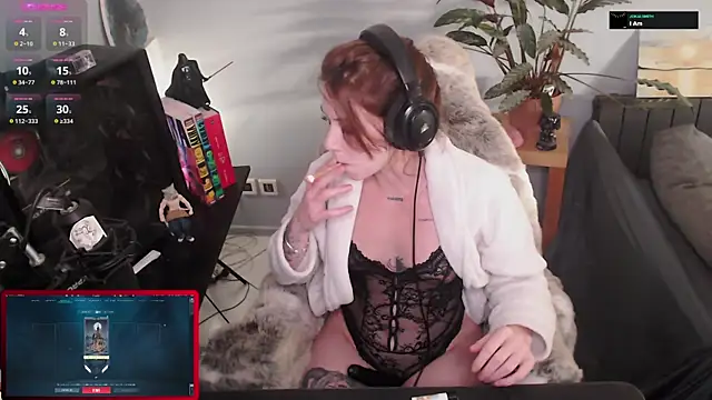 Horny Makima online show from December 4, 2025, 8:45 am