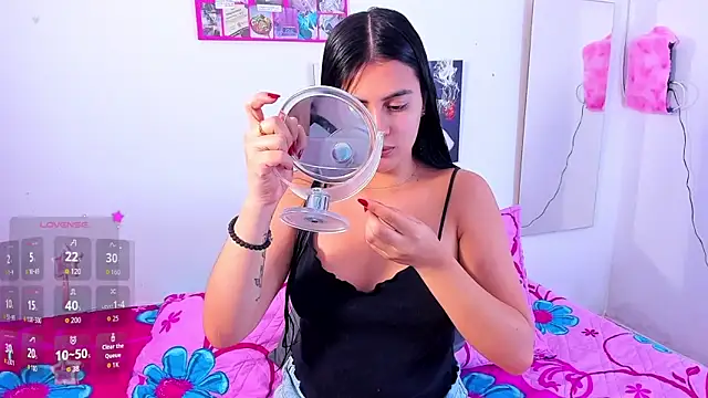 mialeia01 online show from October 23, 2025, 12:04 pm