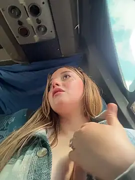 Baby  Otaku online show from February 27, 2026, 7:14 pm