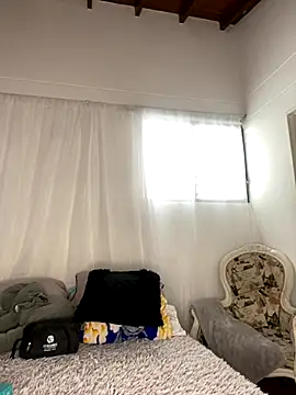 Mia  Gray online show from November 13, 2025, 6:18 pm