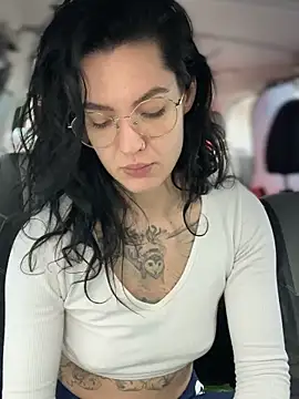 MeekyRich online show from October 9, 2025, 3:48 am