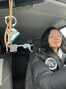 MeekyRich online show from December 3, 2025, 4:42 am