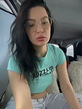 MeekyRich online show from December 15, 2025, 3:22 am