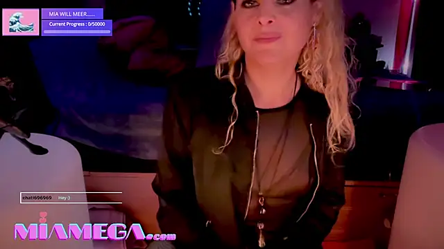 MiaMega online show from May 13, 2026, 10:38 pm