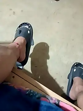 Snapshot of luuiss12 chatting on October 25, 2025, 5:15 am luuiss12 online show from October 25, 2025, 5:15 am