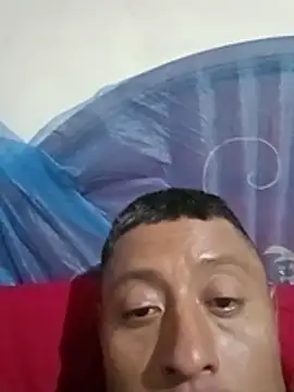 Snapshot of luuiss12 chatting on October 30, 2025, 6:04 am luuiss12 online show from October 30, 2025, 6:04 am