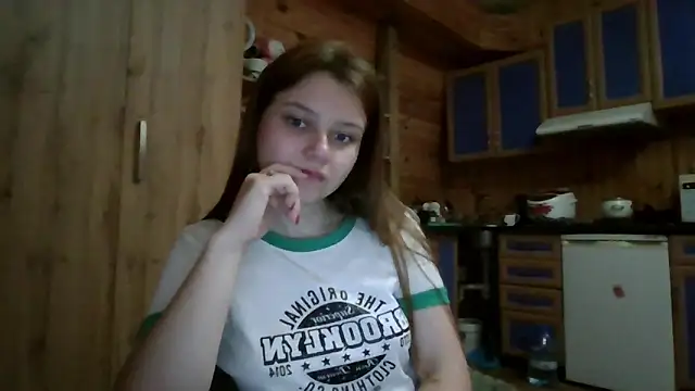 Snapshot of Little_shygirl chatting on September 19, 2025, 2:13 am Little shygirl online show from September 19, 2025, 2:13 am