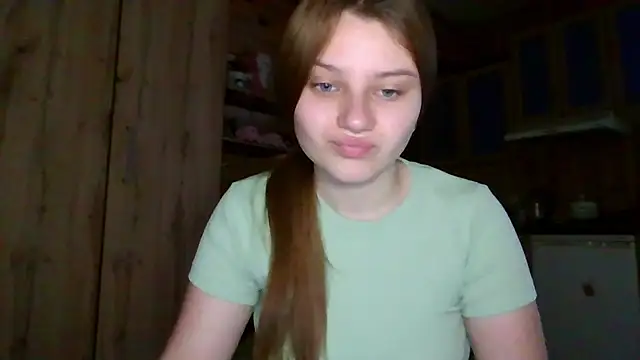 Snapshot of Little_shygirl chatting on November 9, 2025, 5:39 am Little shygirl online show from November 9, 2025, 5:39 am