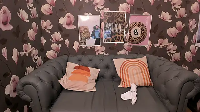 Karen Villis online show from April 13, 2026, 12:10 pm