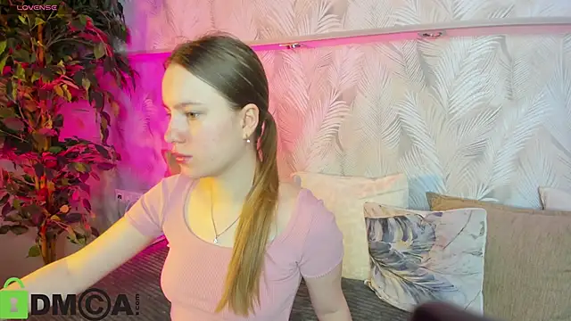 Candy Cansew online show from September 30, 2025, 12:04 am