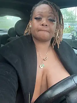 RoyalQueen2u online show from April 26, 2026, 10:46 am