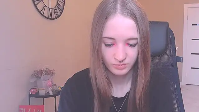 KateKayer online show from October 3, 2025, 8:55 am