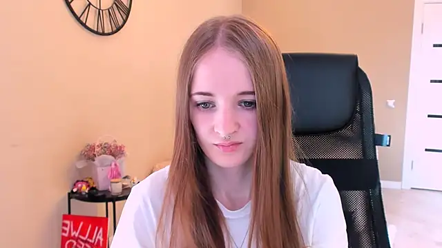 KateKayer online show from October 19, 2025, 9:10 am