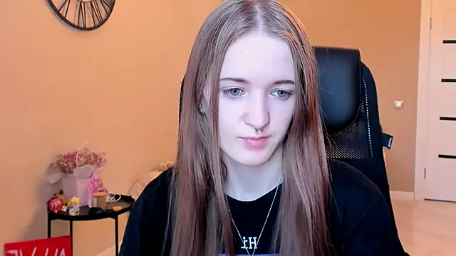 KateKayer online show from November 8, 2025, 10:48 am